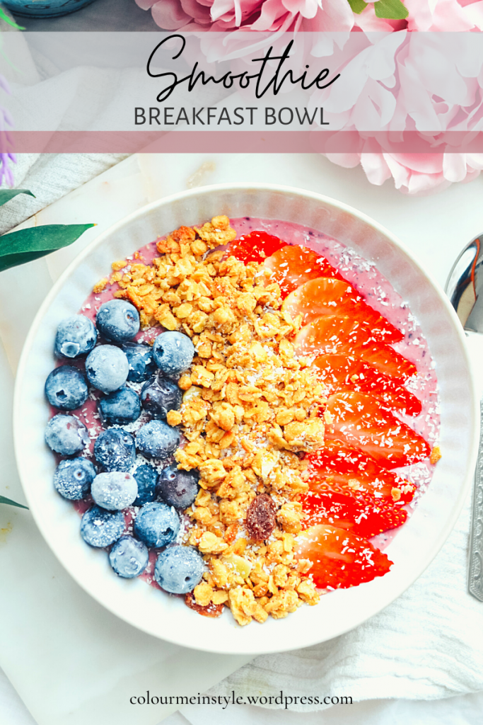 Smoothie breakfast bowl