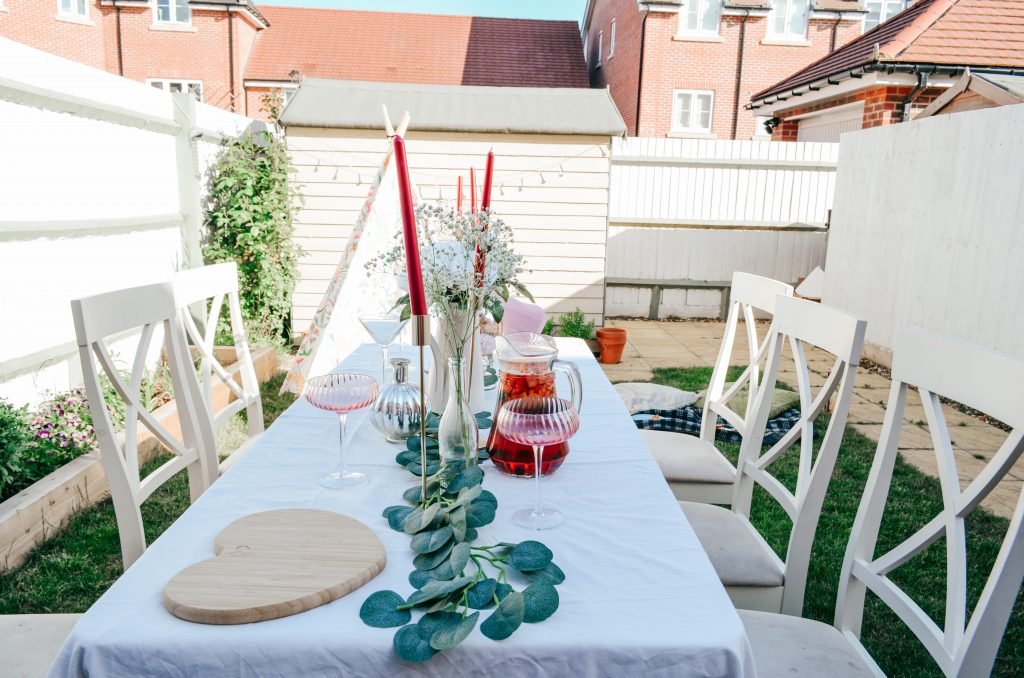 Pimms and garden party decor 