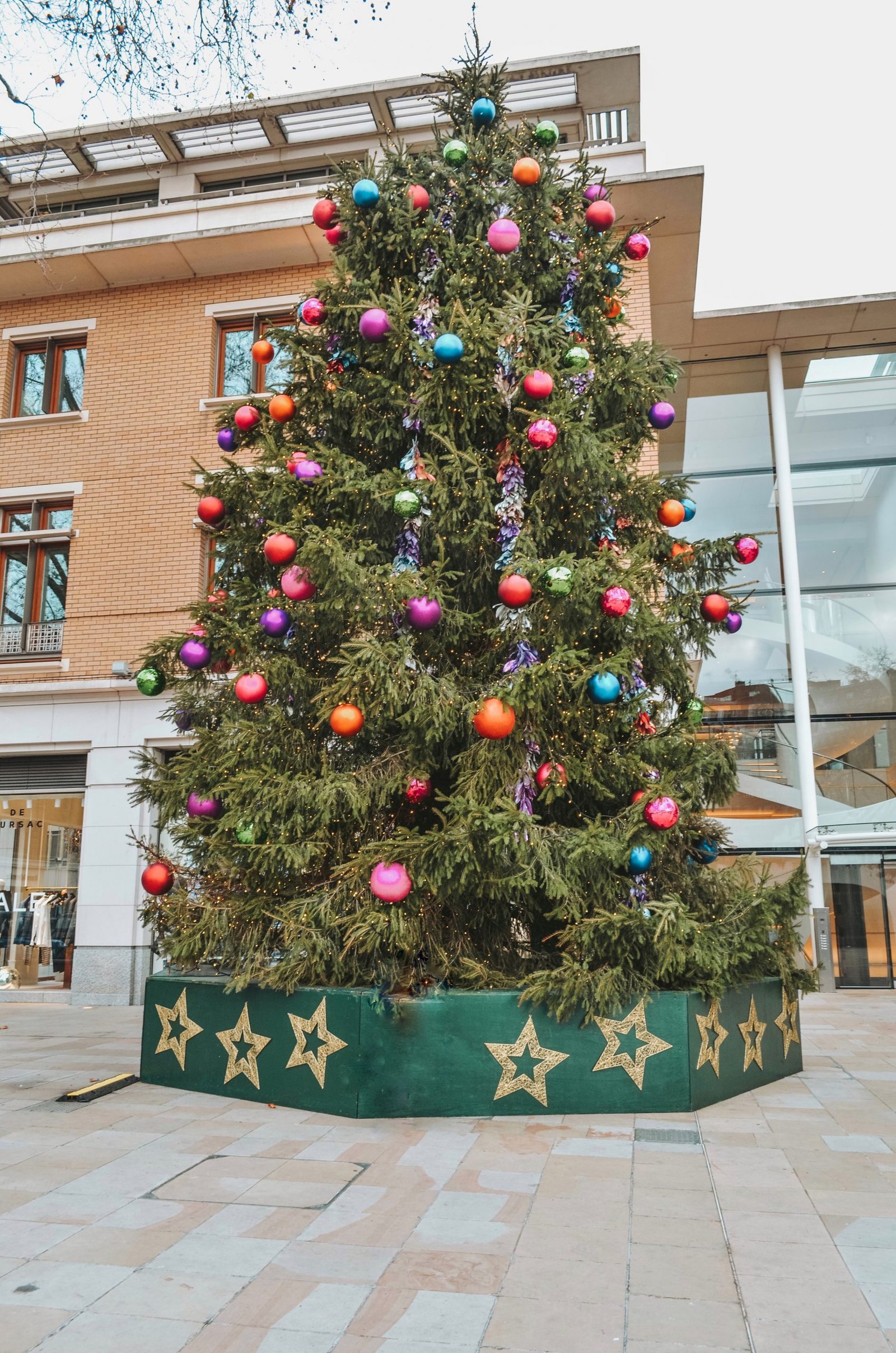 The Christmas tree at Duke of york square in chelsea. Made in Chelsea. 