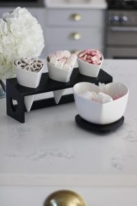 Heart Snacking Station